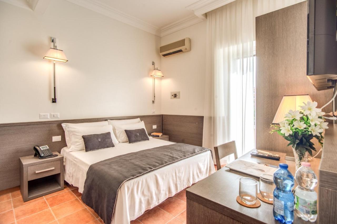 רומא Hotel Mirti מראה חיצוני תמונה