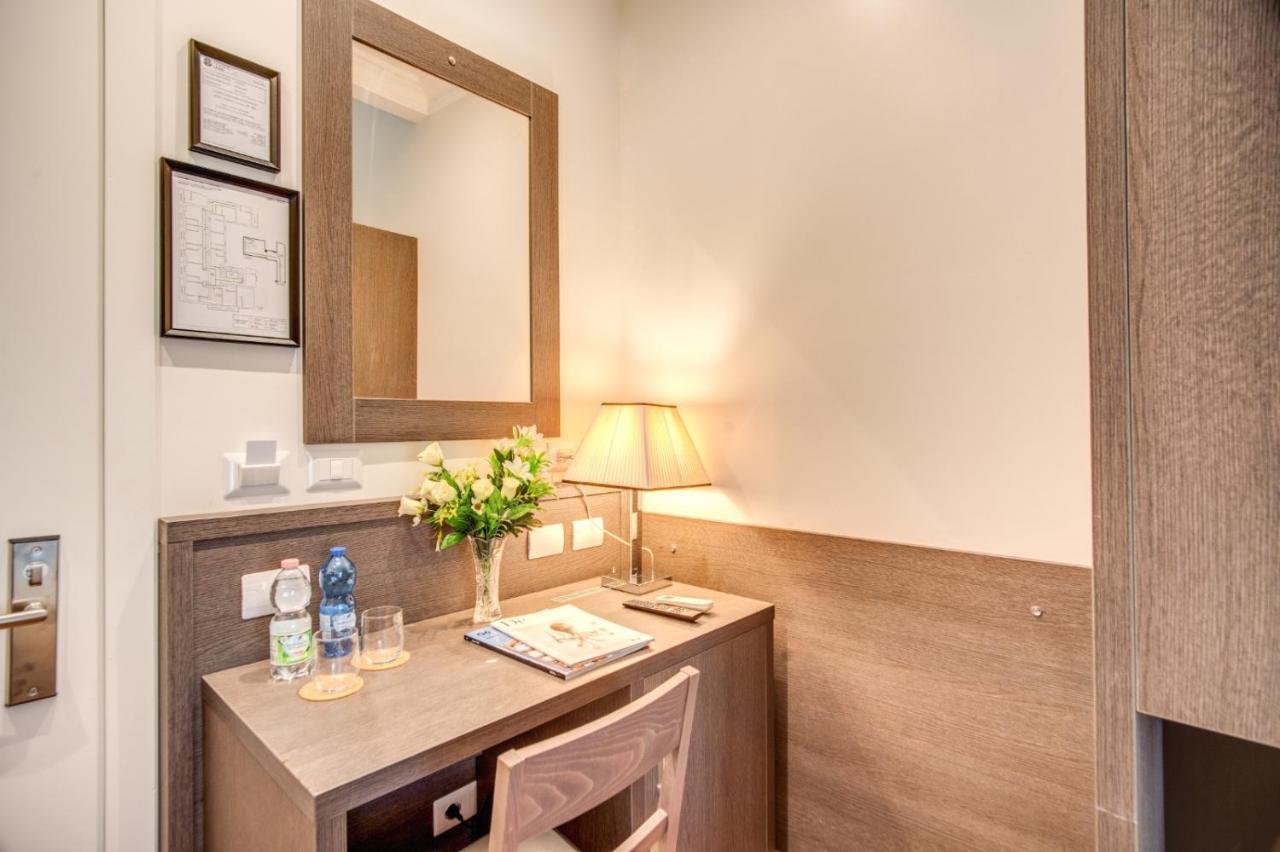 רומא Hotel Mirti מראה חיצוני תמונה