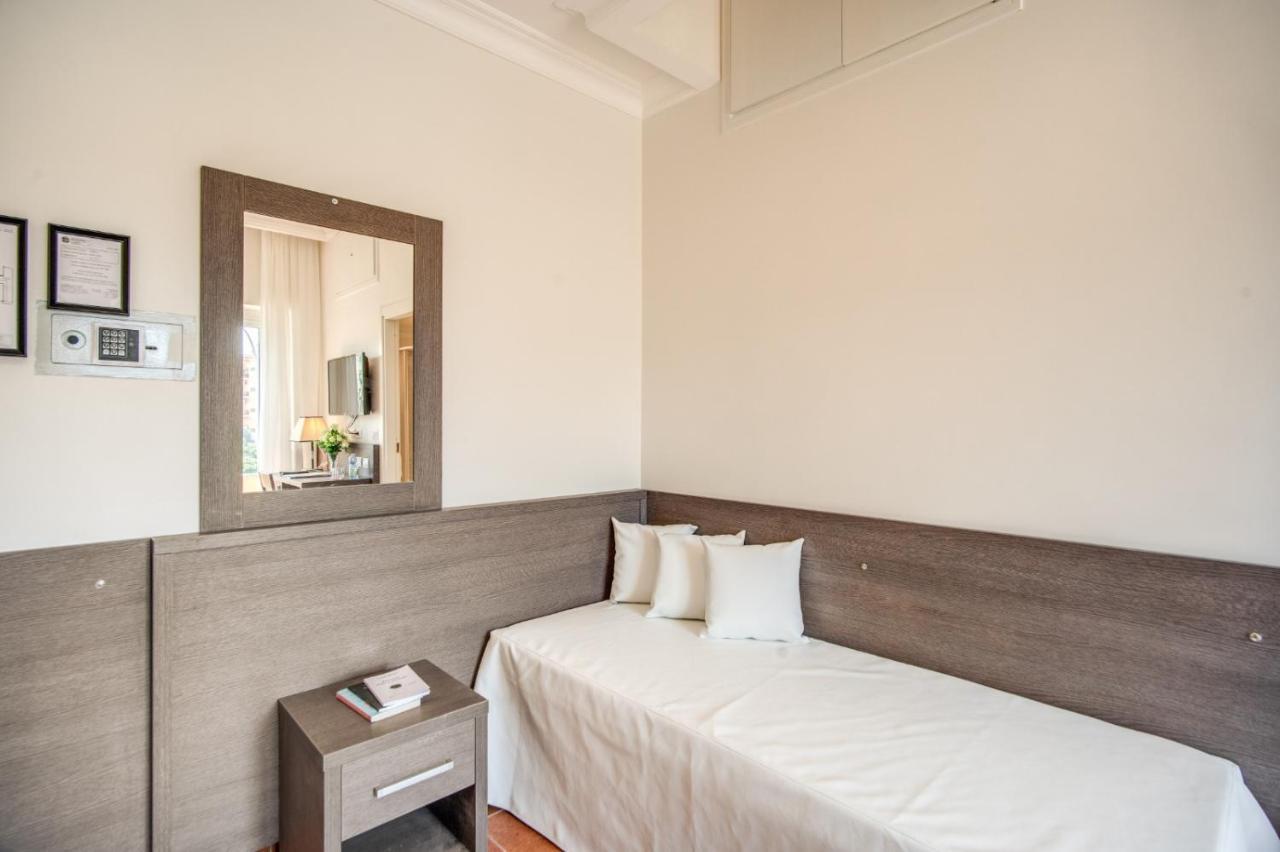 רומא Hotel Mirti מראה חיצוני תמונה