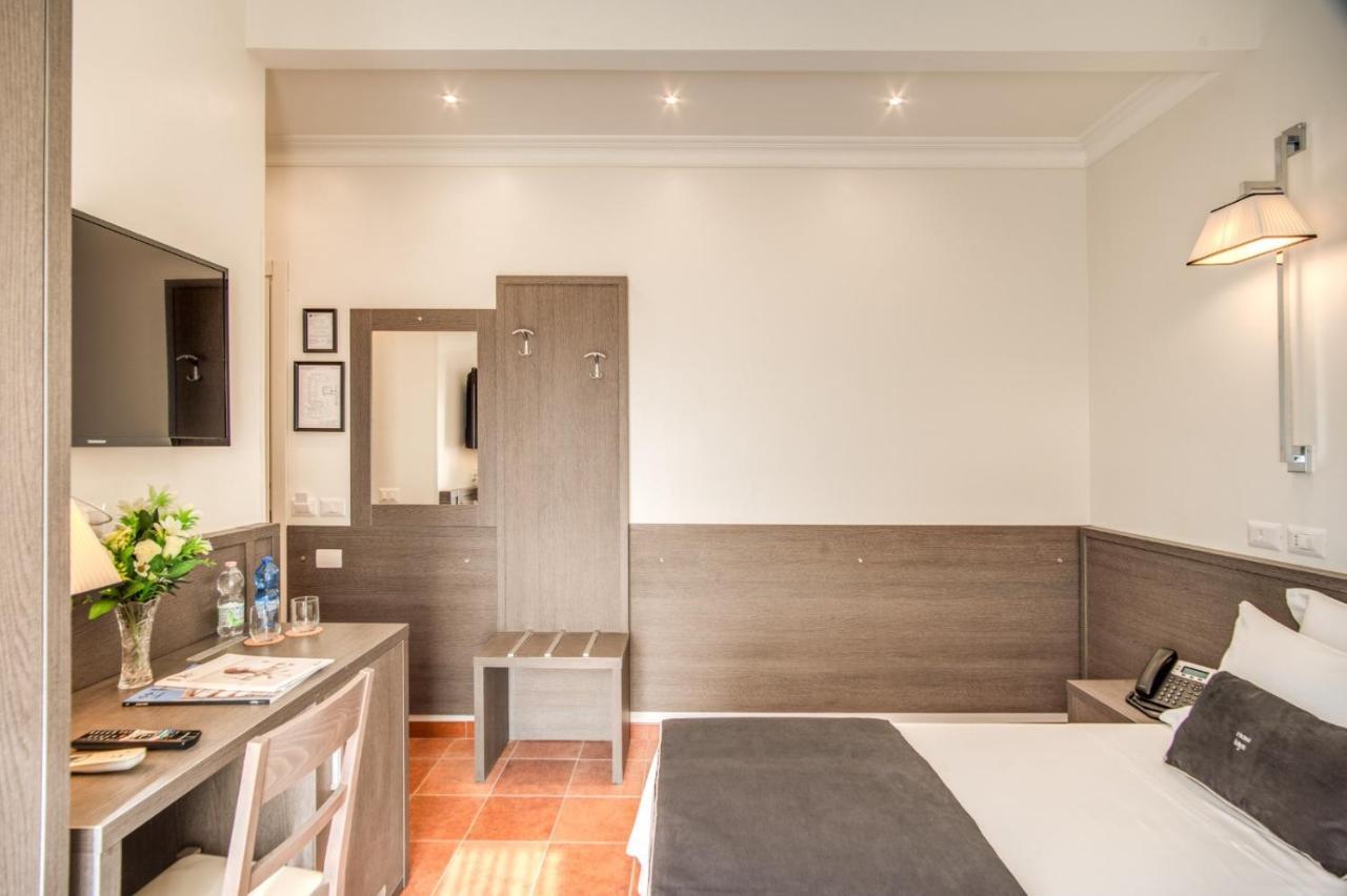 רומא Hotel Mirti מראה חיצוני תמונה