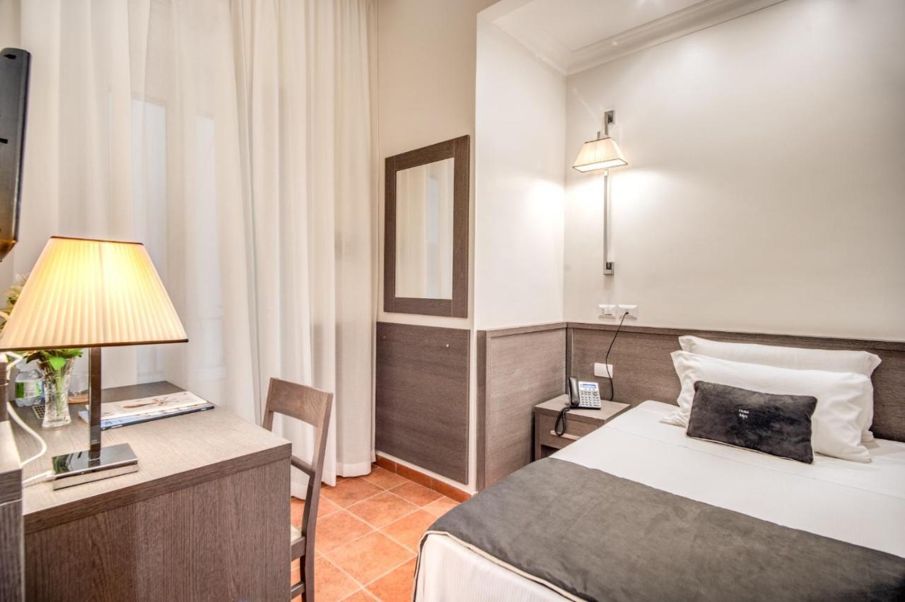 רומא Hotel Mirti מראה חיצוני תמונה