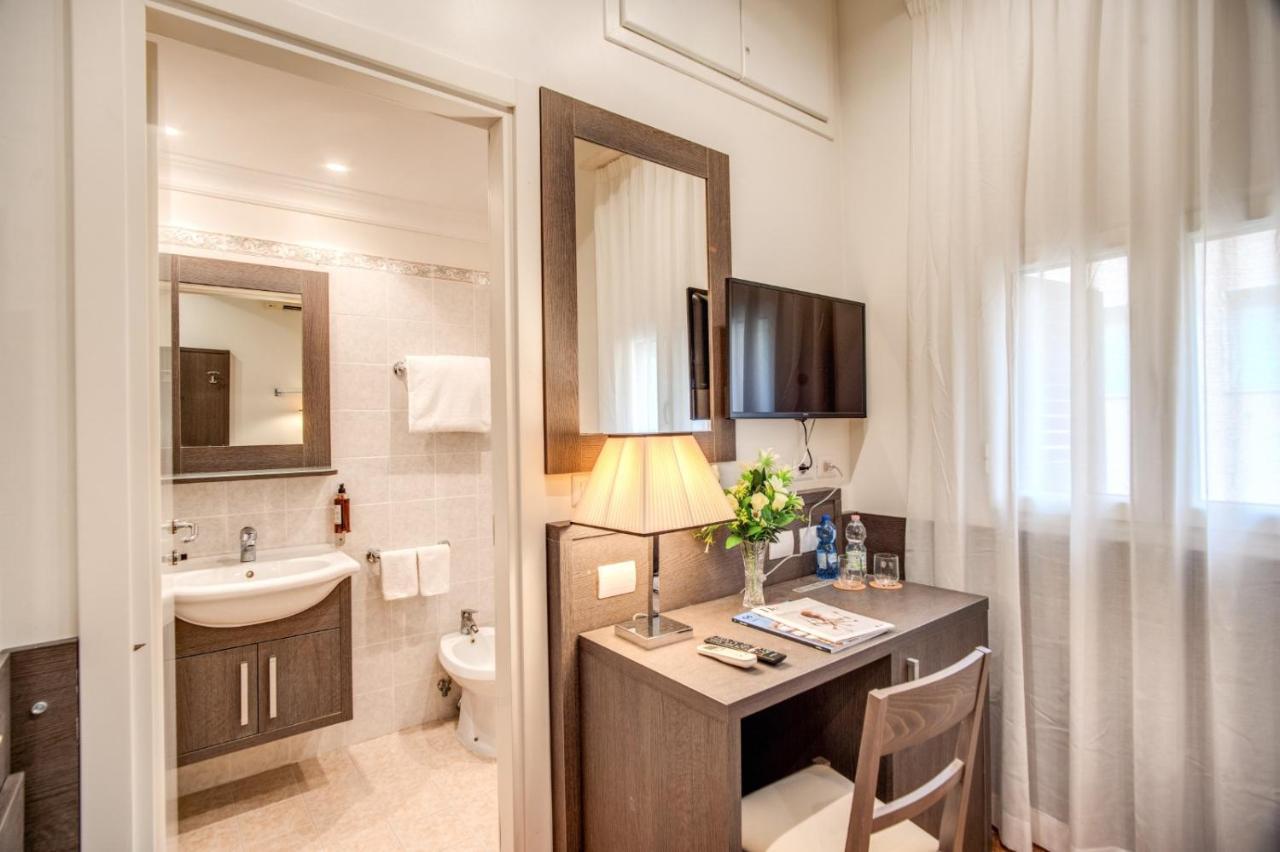 רומא Hotel Mirti מראה חיצוני תמונה