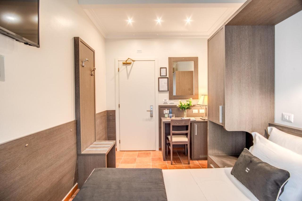 רומא Hotel Mirti מראה חיצוני תמונה