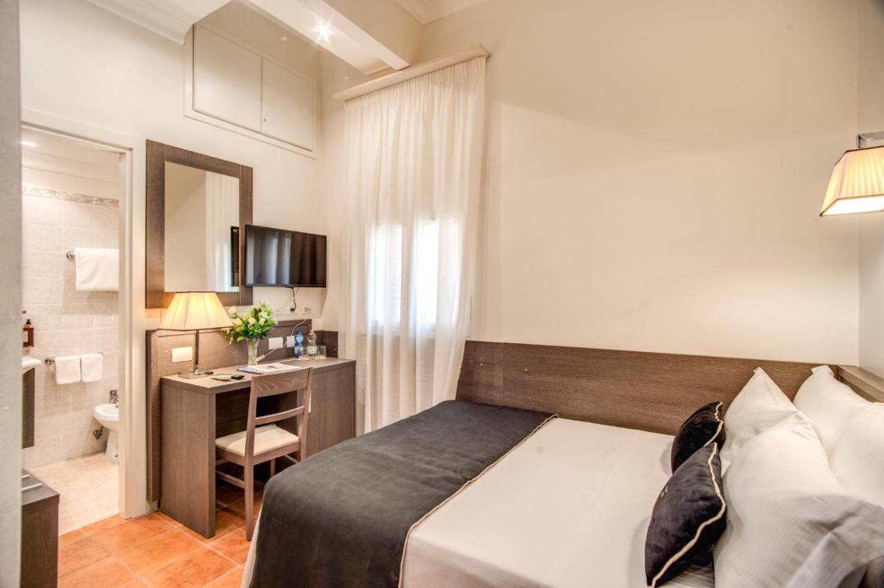 רומא Hotel Mirti מראה חיצוני תמונה