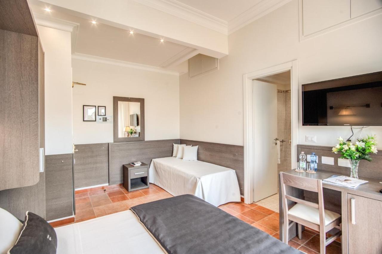רומא Hotel Mirti מראה חיצוני תמונה