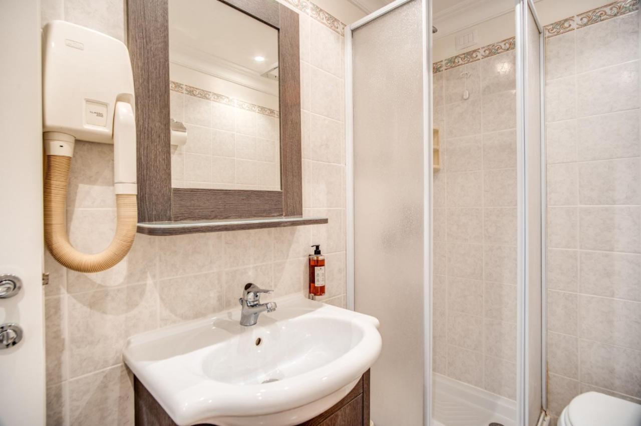 רומא Hotel Mirti מראה חיצוני תמונה